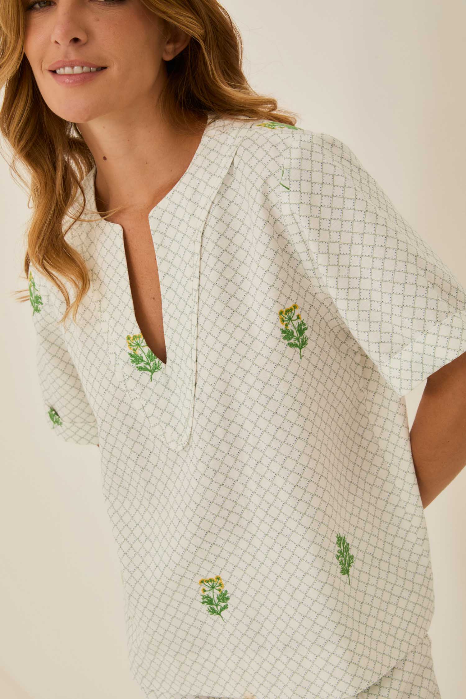Endro Embroidered Pala Blouse