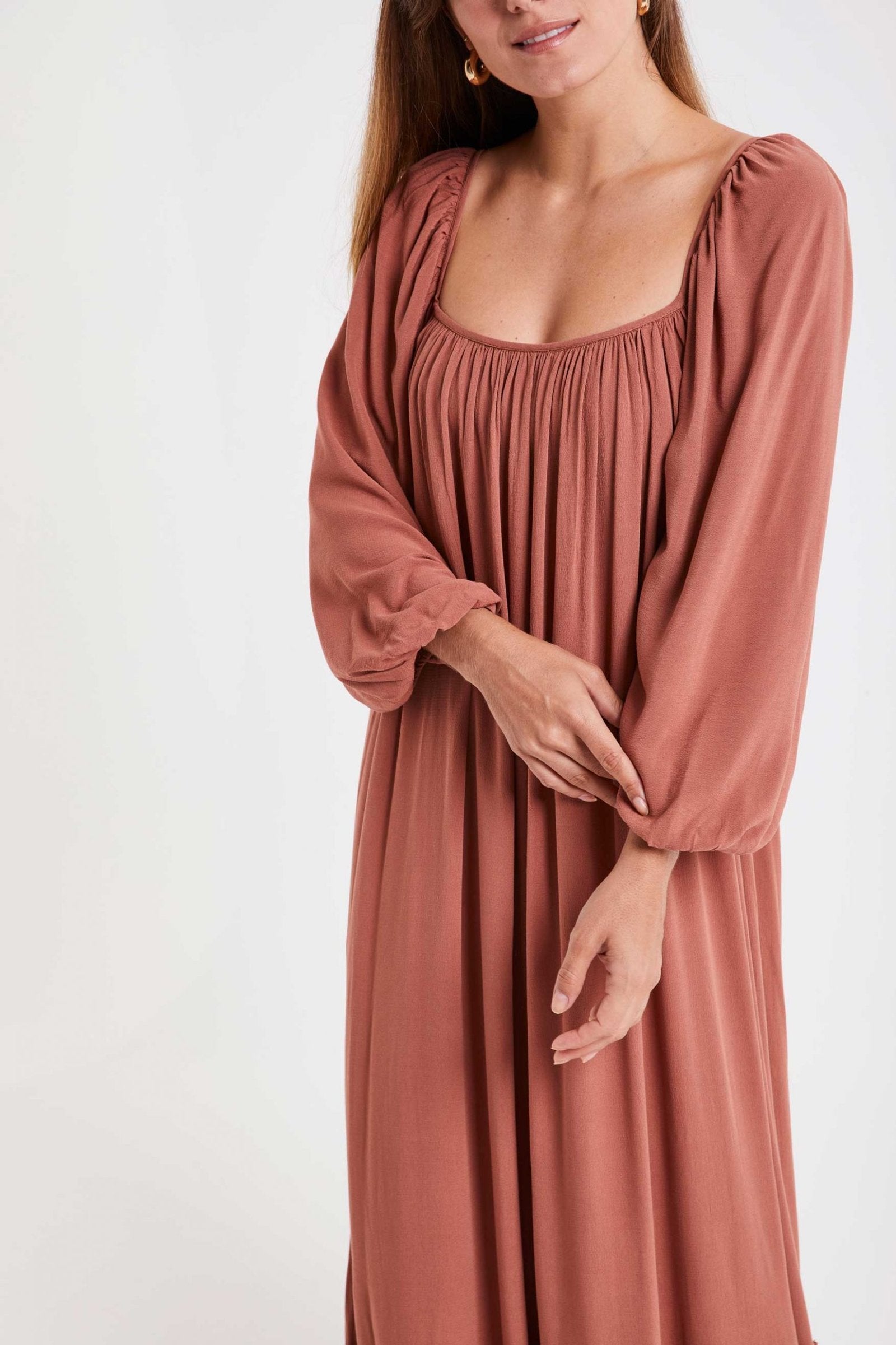 Vestido decote quadrado khepri terra