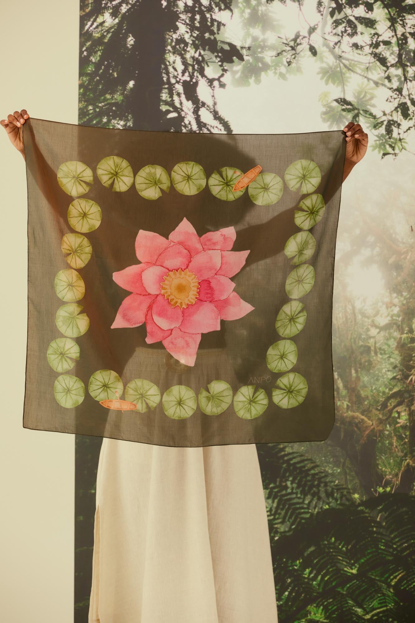 Victoria regia scarf