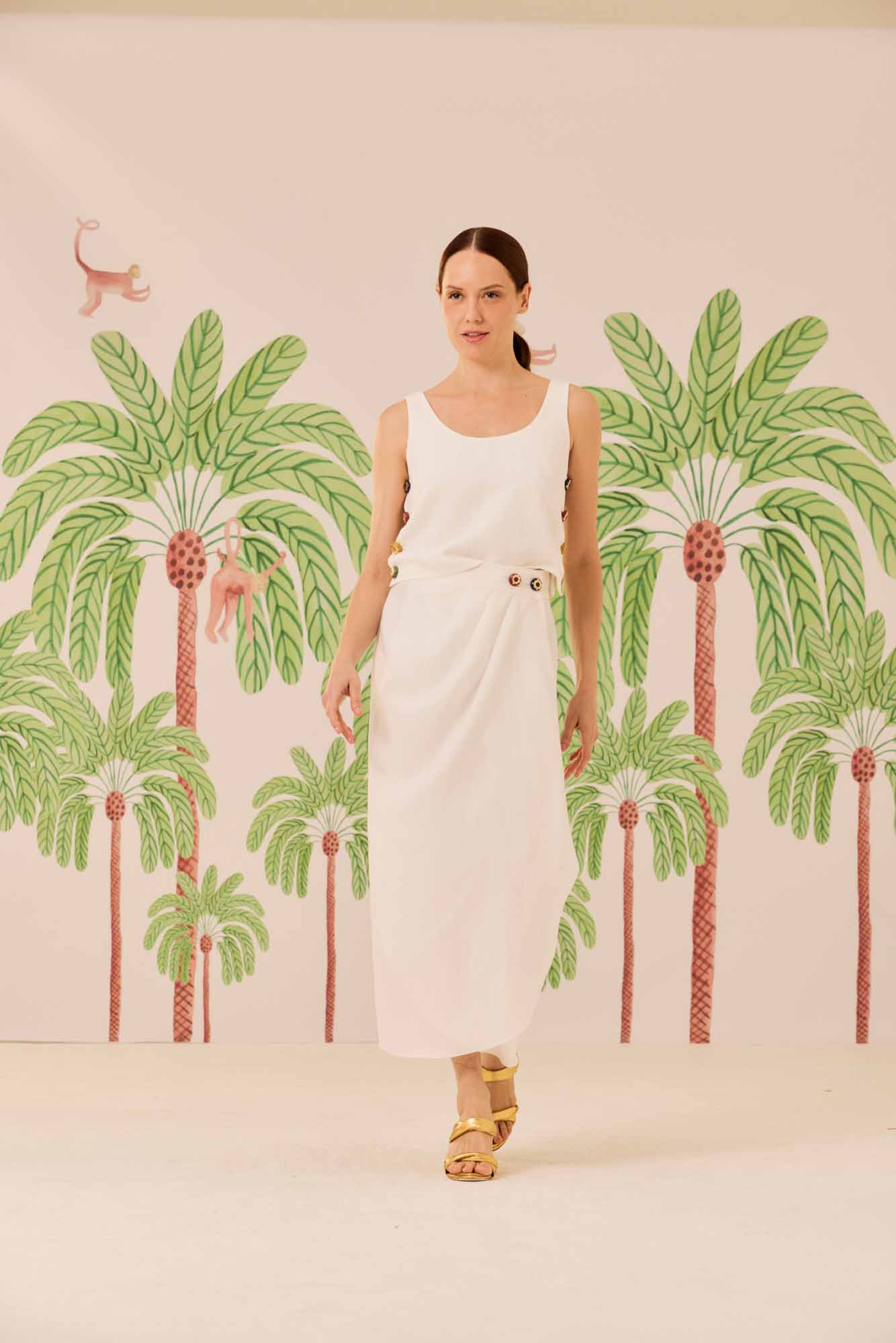 Saia Pregas Branco Lótus