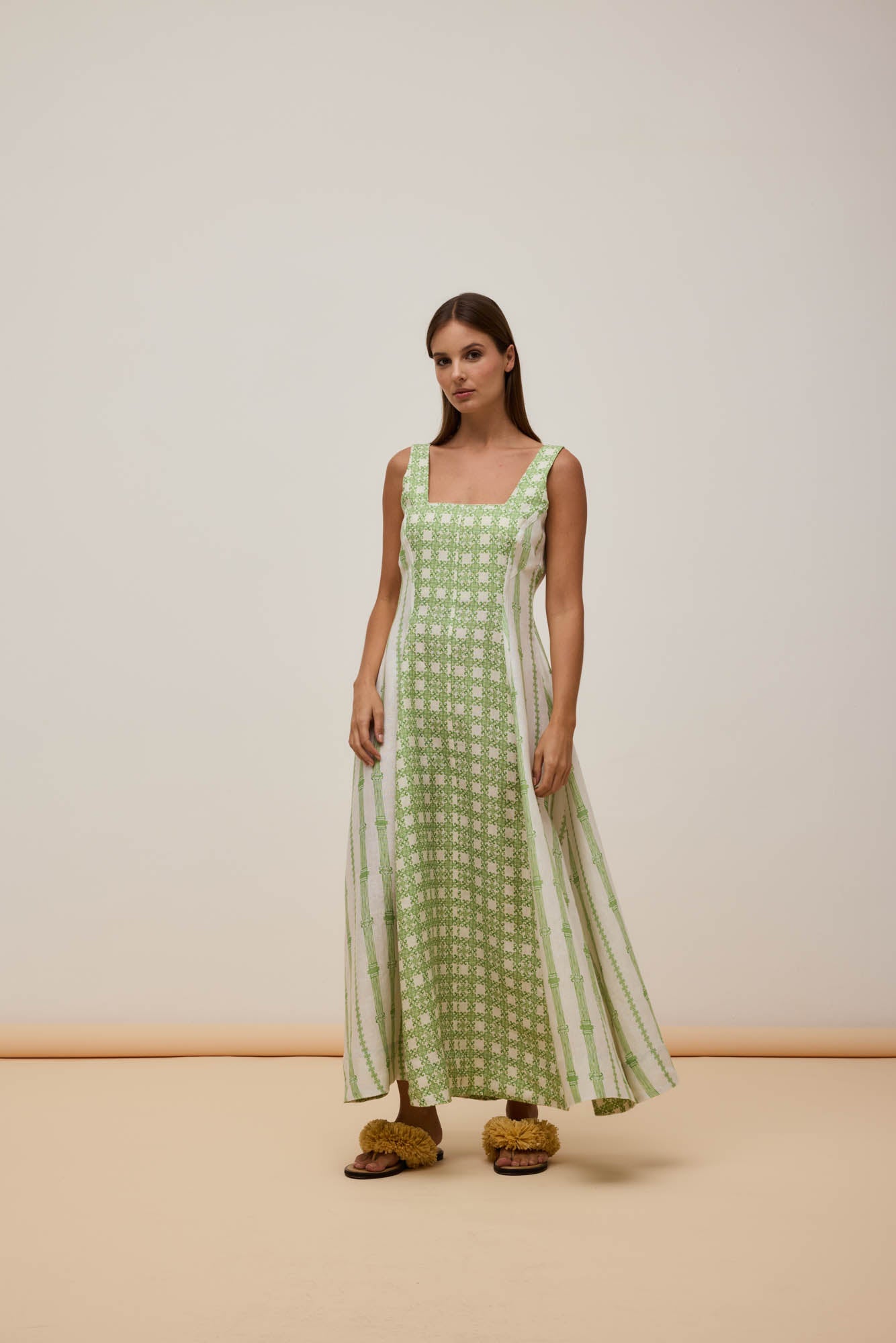 Vestido Decote Quadrado Olimpo