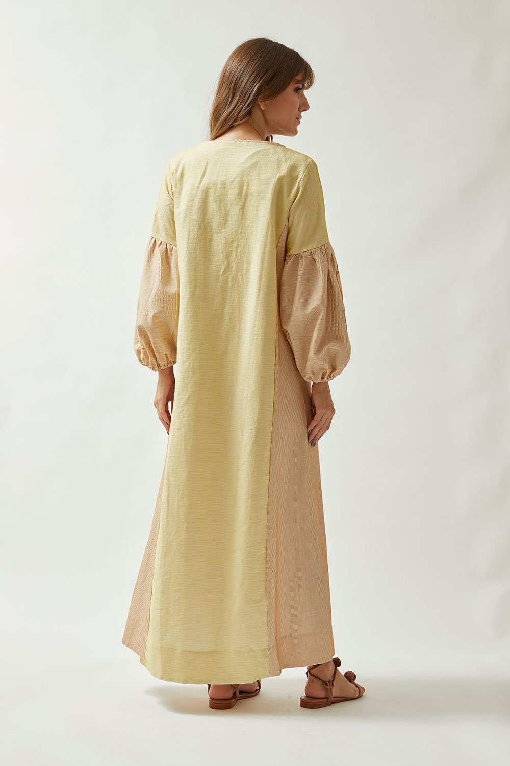 Vestido Recorte com Bordado Listras Verde e Marrom