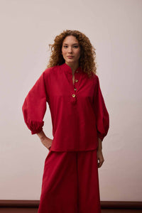 Blusa Pregas Punho Vermelho