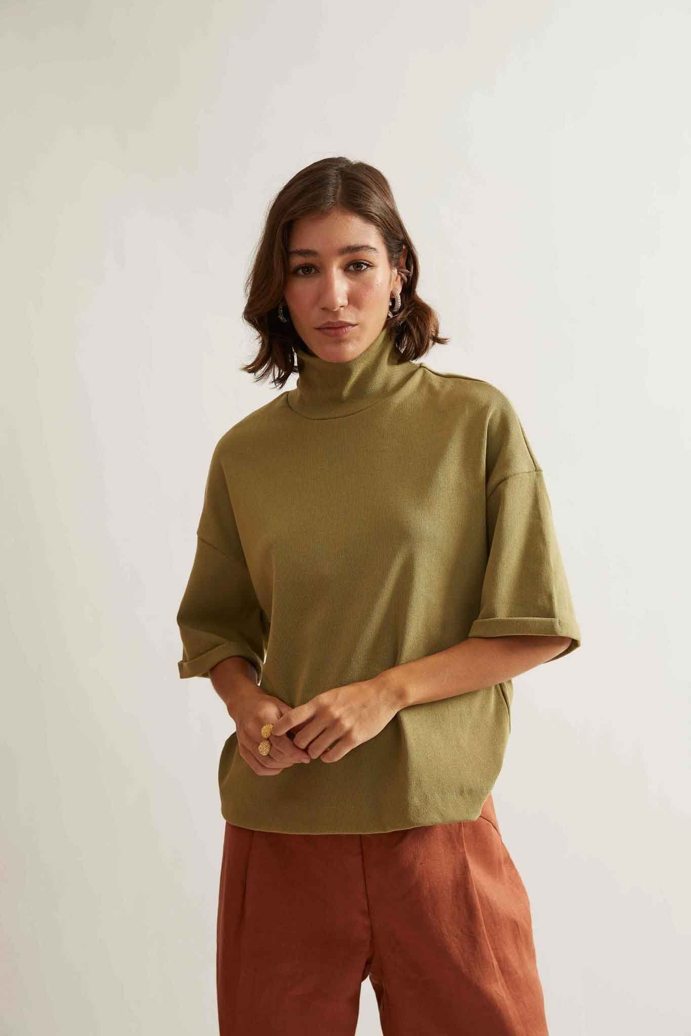 Blusa Gola Manga Curta Verde Jaca