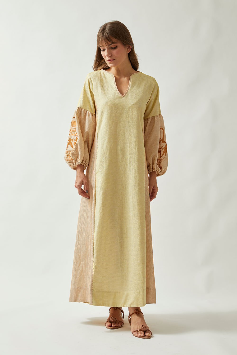 Vestido Recorte com Bordado Listras Verde e Marrom