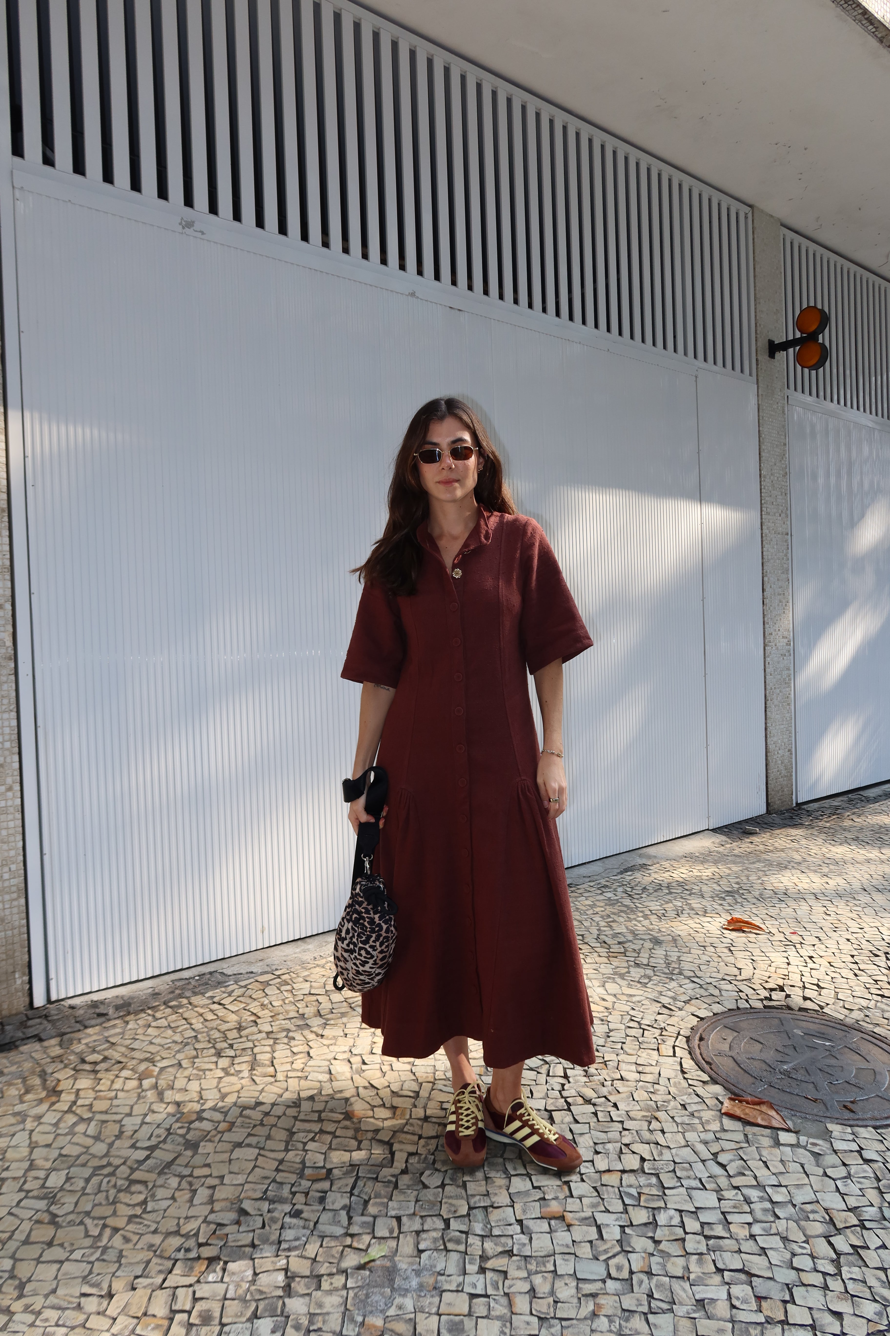 Vestido Recorte Marrom Terra