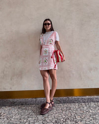 Vestido Jardineira Curto Sapori + Tshirt Anpô Basic Off White