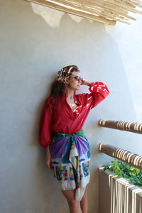 Blusa Pregas Punho Vermelho