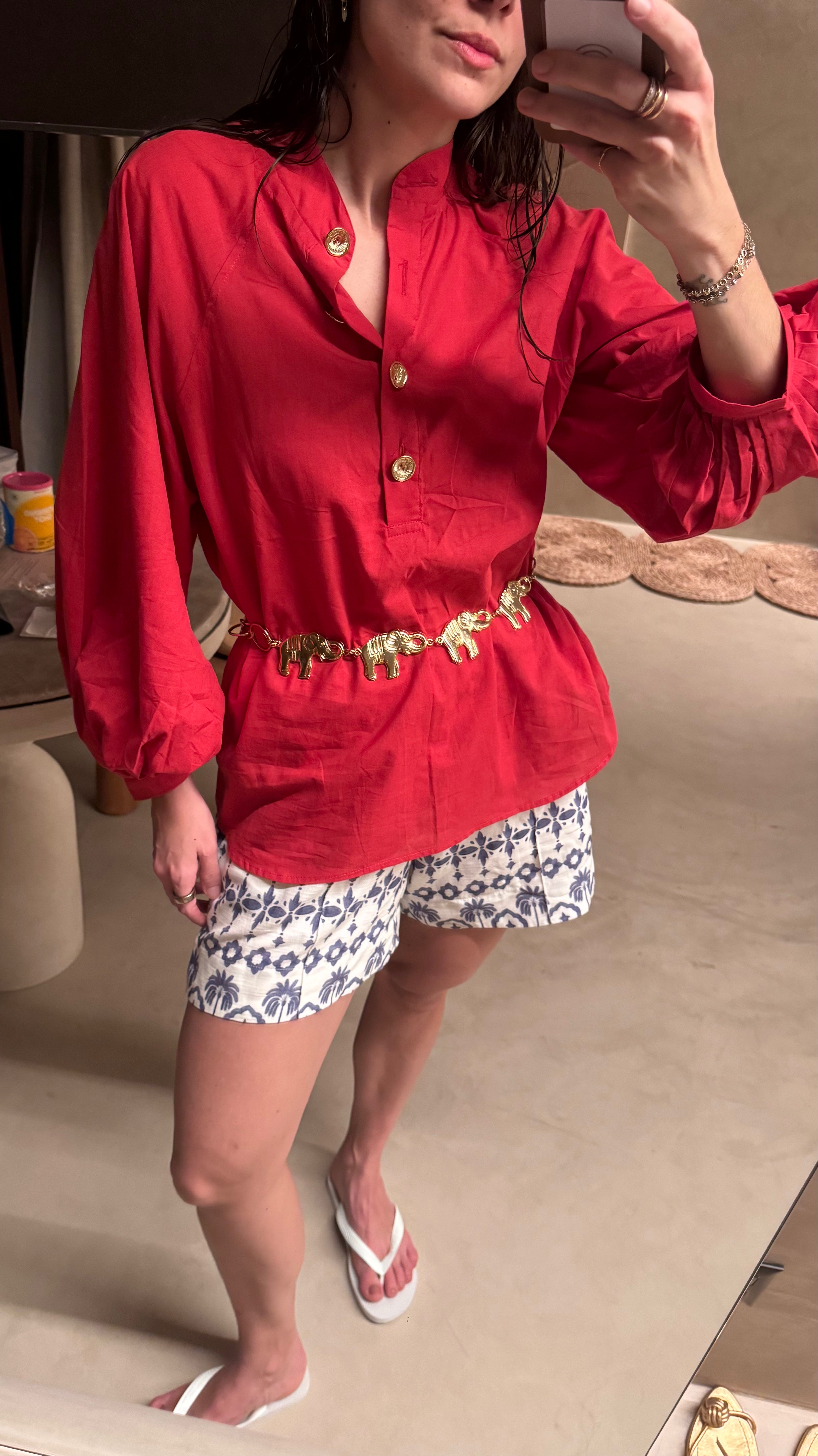 Blusa Pregas Punho Vermelho