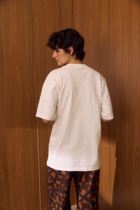 Tshirt Bolso Bordado Onça