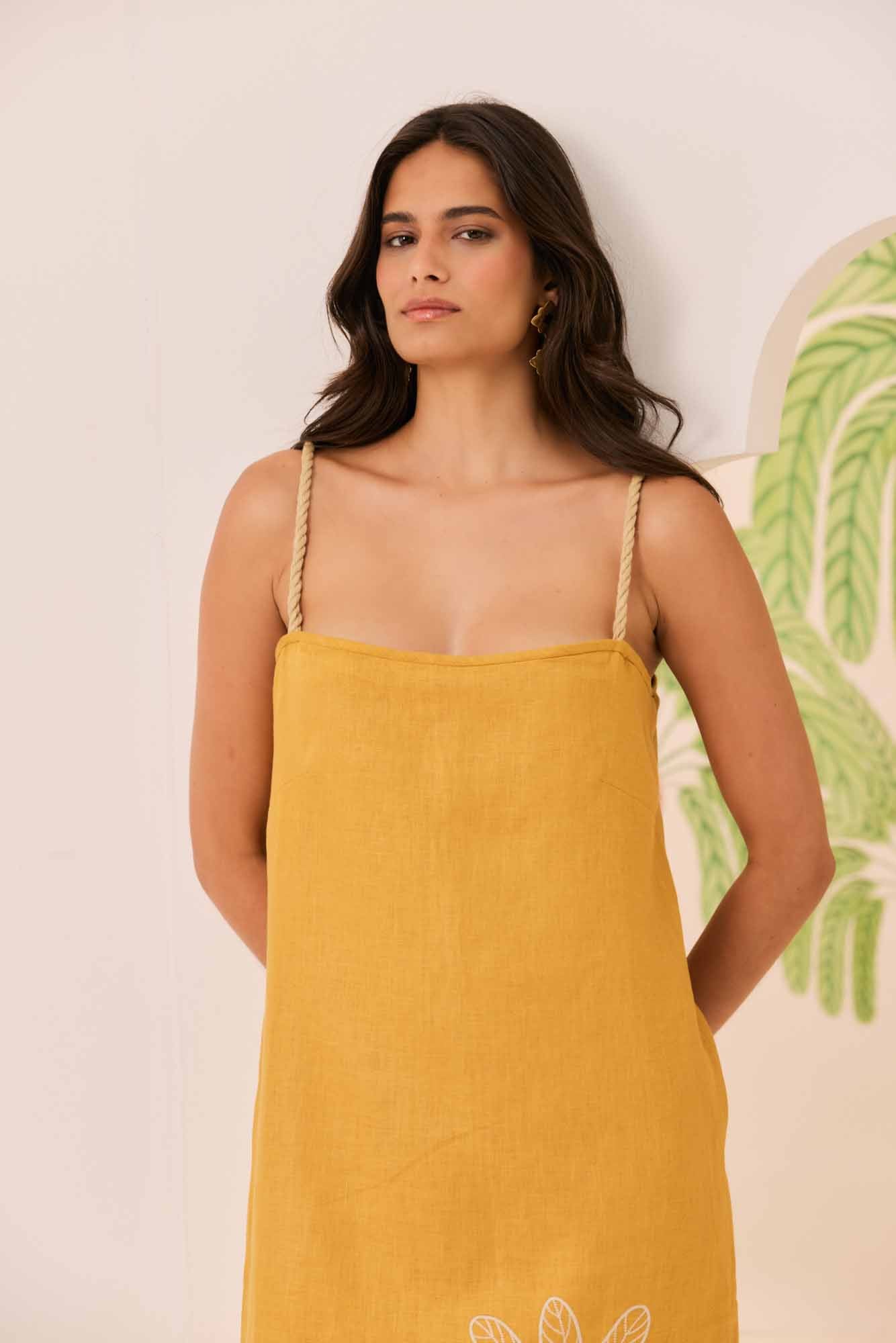 Vestido Reto Amarelo Açafrão