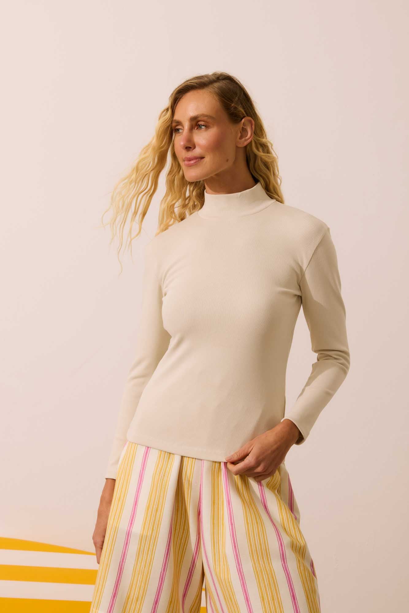 Blusa Manga Longa Basic Areia