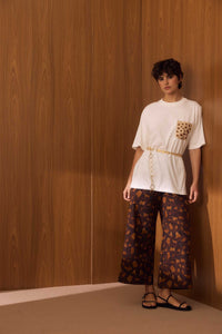 Tshirt Bolso Bordado Onça + Calça Pantalona Onça Floral