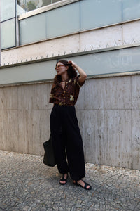 Camisa Gola Padre Onça Floral + Calça Aladim Preto