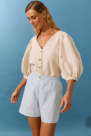 Blusa Abotoamento + Short Alfaiataria