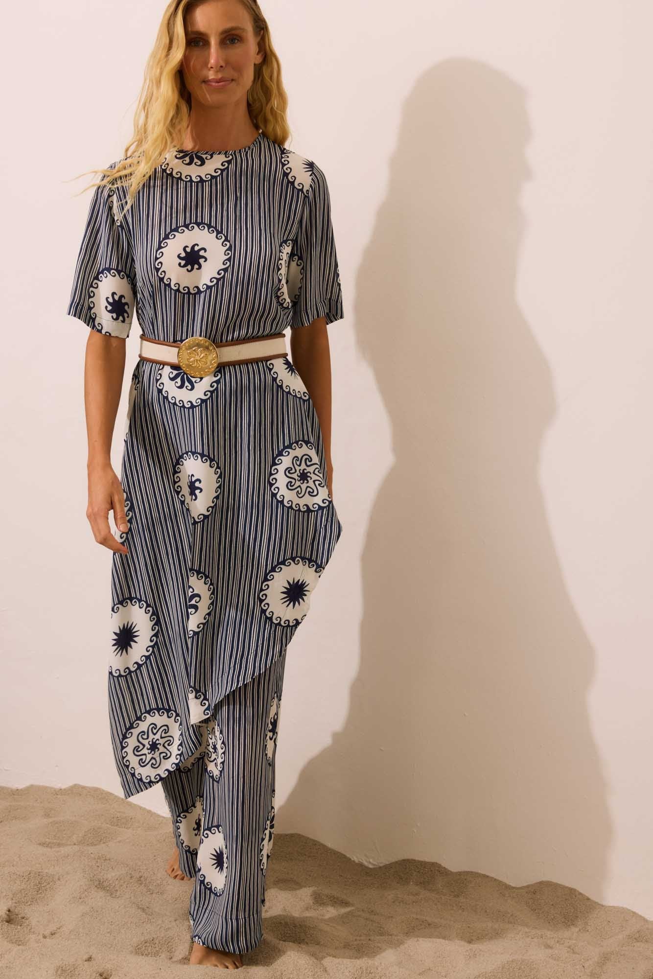 Vestido Assimétrico + Calça Onda Solar + Cinto Onda Solar